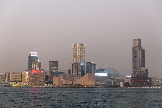 香港，活力四溢的璀璨明珠，无限商机等你来探索！